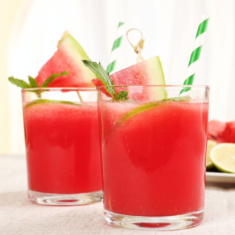Cremig fruchtiger Cocktail für sommerliche Temperaturen und entspannte Sonnuntergänge mit Traveschluck Kirschlikör.